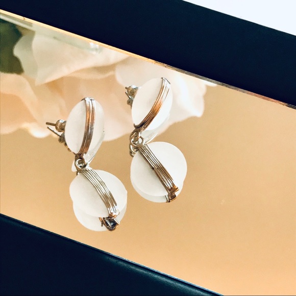 GIOVANNA CHANTAL Fine Essence Earrings - White - Picture 4 of 8